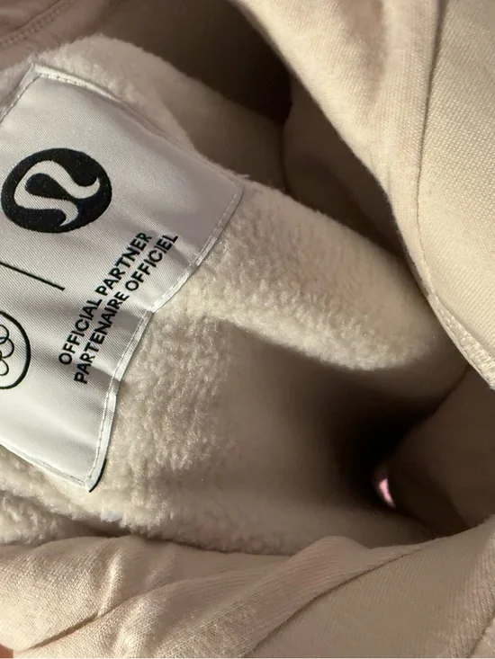 NWT Team Canada Womens Big Cozy Oversized Hoodie - Picture 7 of 11